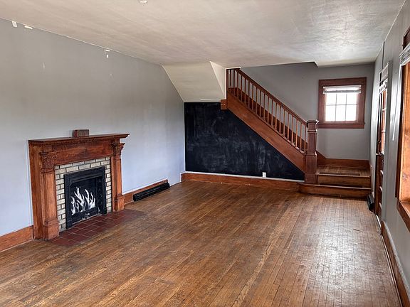 5th image of 445 Lorentz Ave