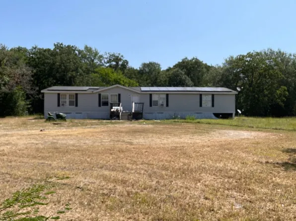7911 Foster Dr, Navasota, TX 77868