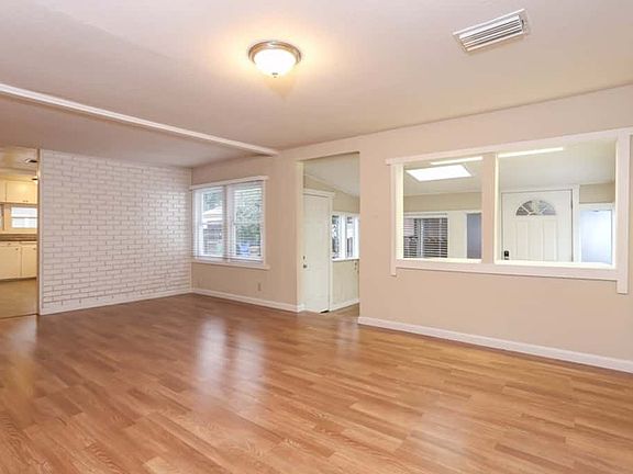 4th image of 237 Gregory Ln