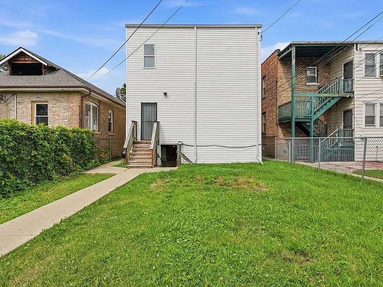 8041 S Laflin St #2 — Photo 21