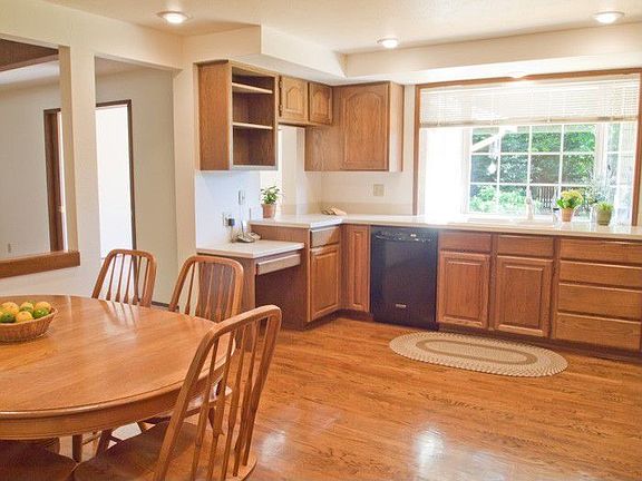 4th image of 15923 NE 27th Pl