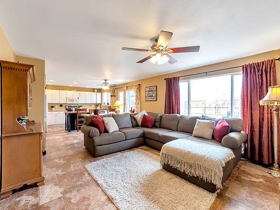 Family Room & Gas fireplace!