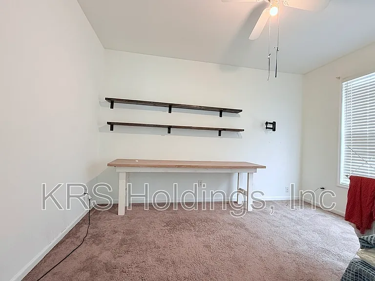 1904 Beckwood Ct — Photo 6