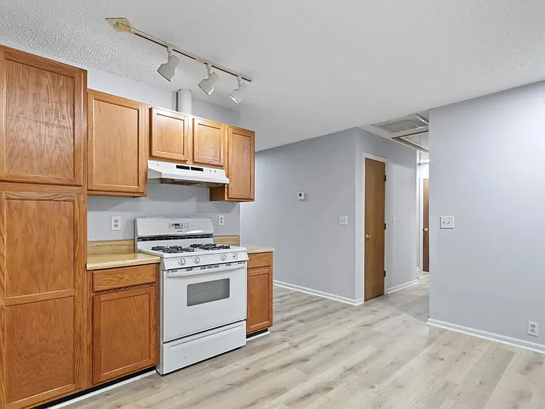 3972 Sullivan St — Photo 5