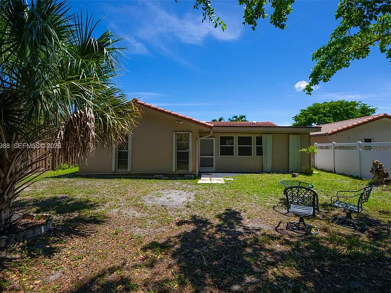 9039 NW 21st Ct — Photo 37
