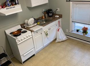727 Washington St #3, Newton, MA 02458