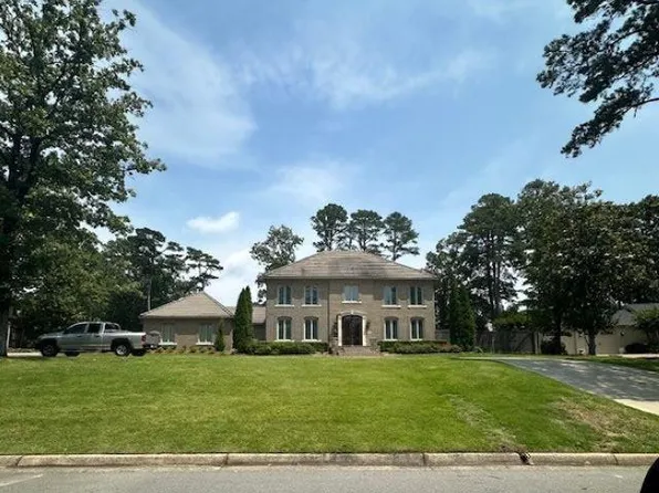 11912 Fairway Dr, Little Rock, AR 72212
