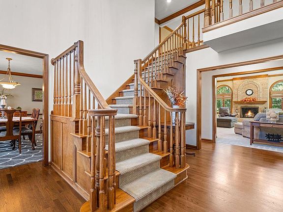 4th image of 820 Weston Park Dr