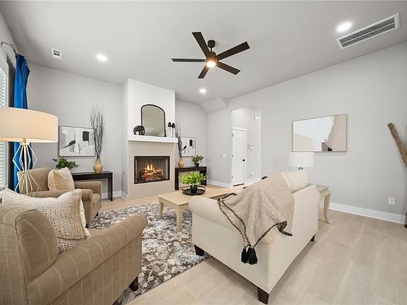 4th image of 3610 Sunbeam Ave