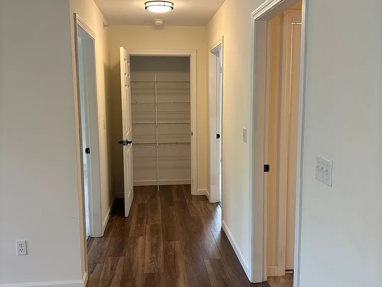 4 Commonwealth Dr — Photo 26