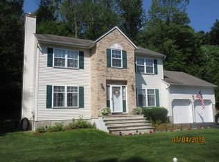 10 Lakeville Rd, Sussex, NJ 07461