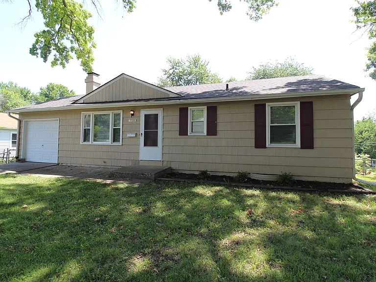 7109 Glenwood St — Photo 1