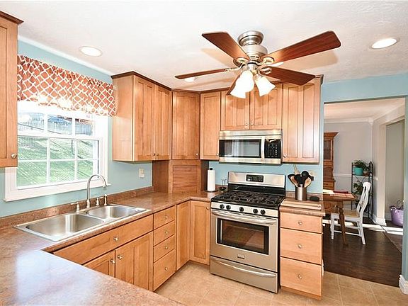 3rd image of 306 Tionesta Dr