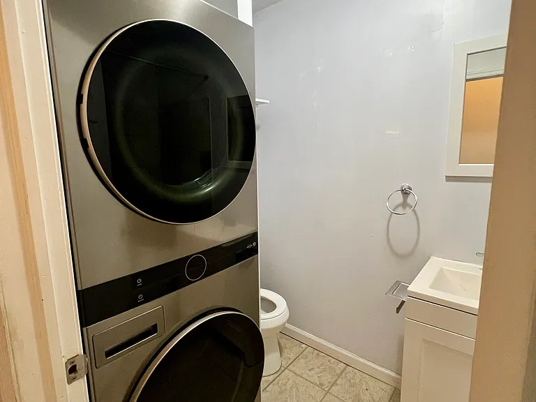 14 Wilson Ave #2L — Photo 8