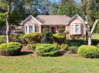 4695 Rutledge Dr, Snellville, GA 30039