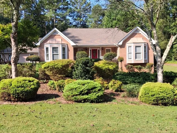 4695 Rutledge Dr, Snellville, GA 30039