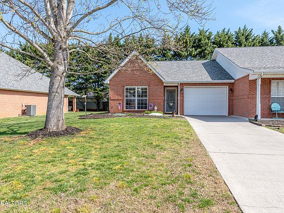 2nd image of 2928 Dominion Dr