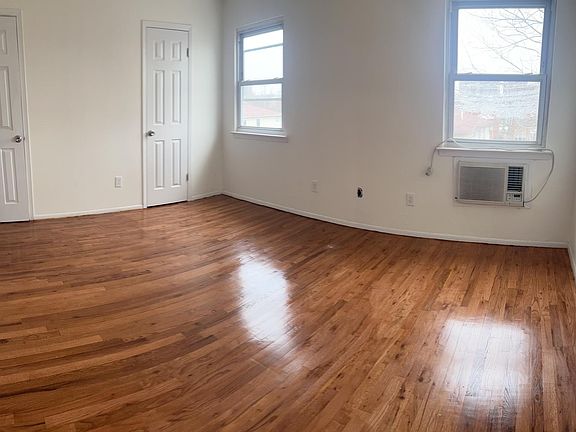 3rd image of 2435 Tiemann Ave
