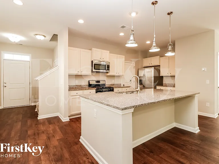 516 Glady Rd — Photo 6