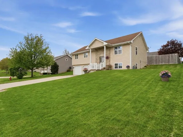 872 Cassandra Dr, Peosta, IA 52068