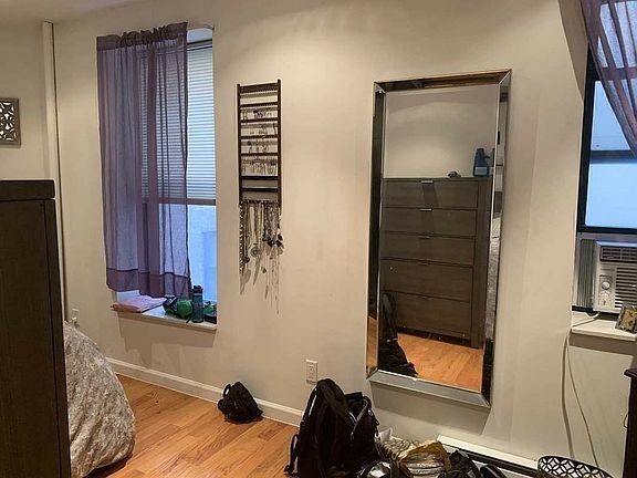 3rd image of 8 Manhattan Ave APT 1A