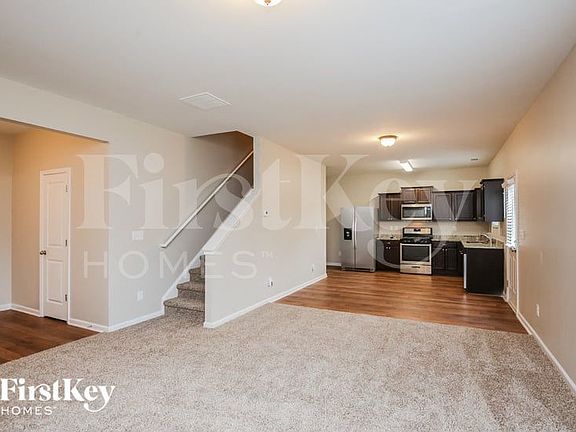 3rd image of 704 Nonsuch Ct