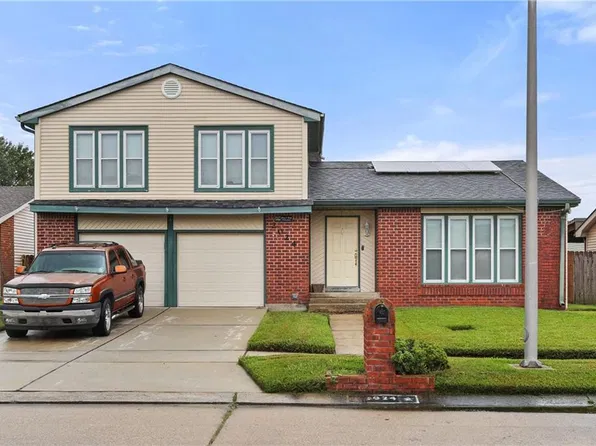 2024 Bayou Oaks Dr, Harvey, LA 70058