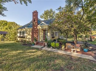 5544 Flint St, Shawnee, KS 66203