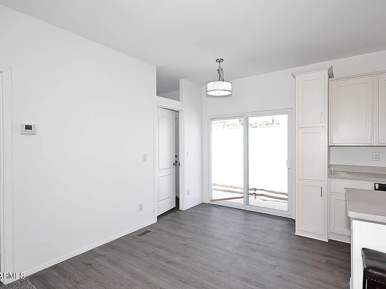 13004 N 19th Pl — Photo 14