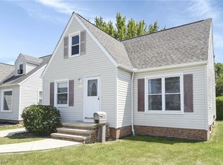 5711 Snow Rd, Parma, OH 44129