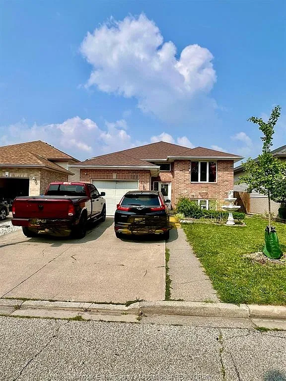 3 bed, $2,200 — Photo 1