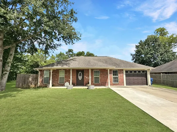 903 S 4th St, Leesville, LA 71446