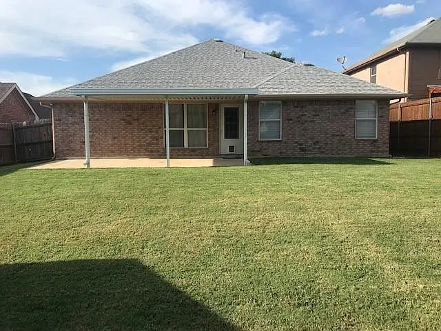 3 bed, 1750 sqft, $4,500 — Photo 2