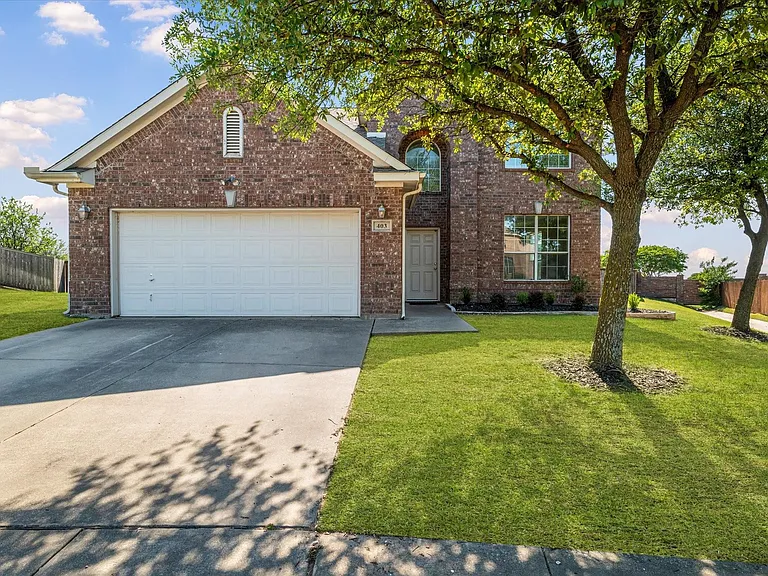 403 Connemara Trl — Photo 1