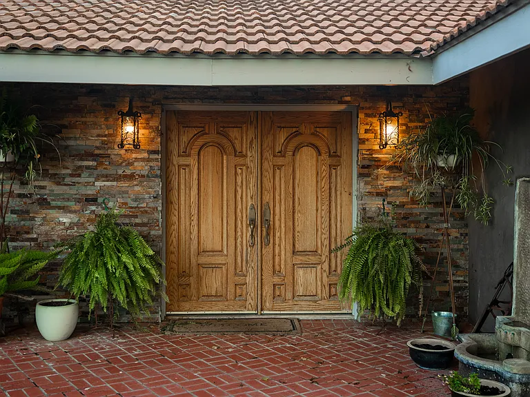 981 Fredensborg Canyon Rd — Photo 7