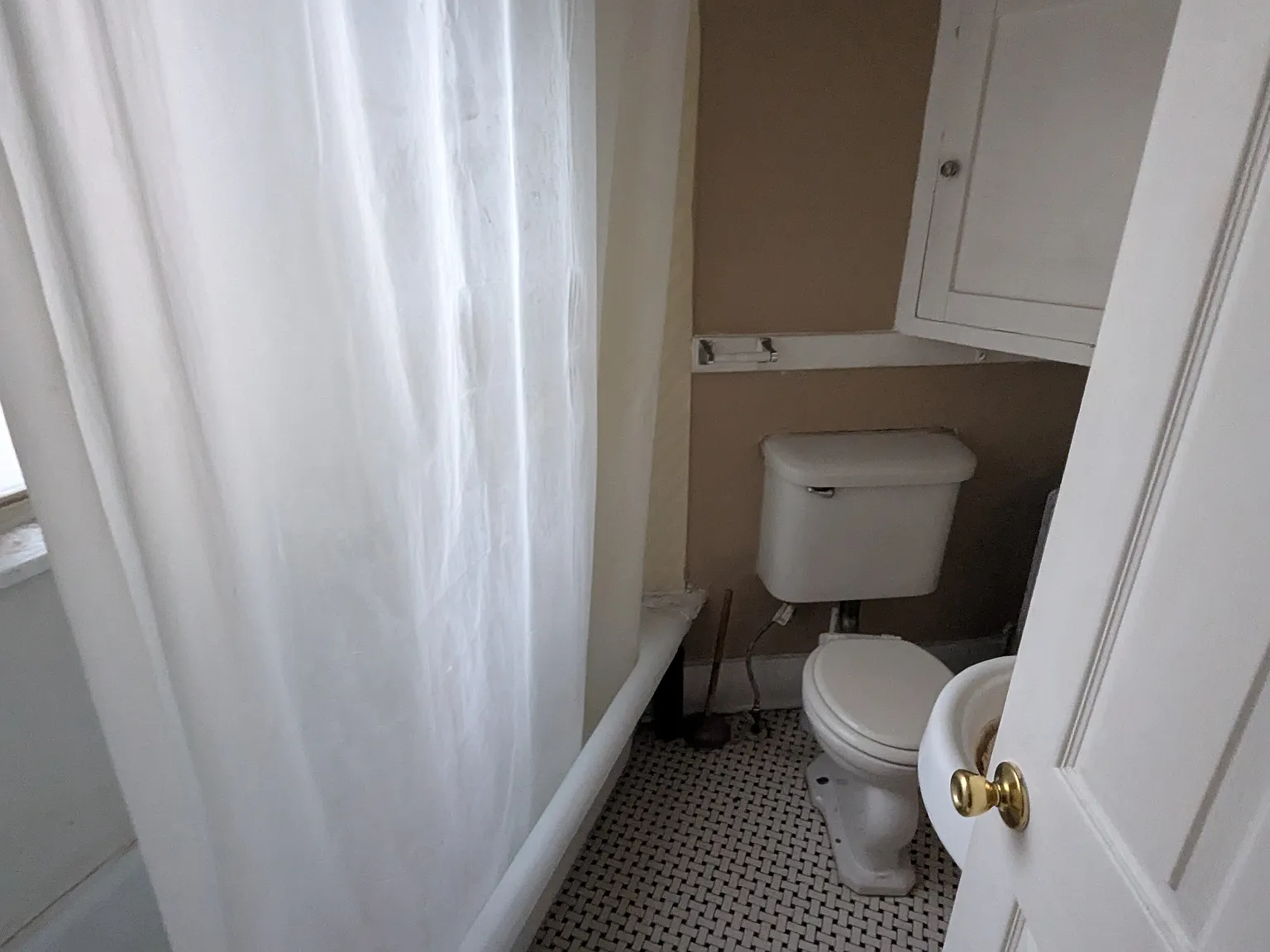 Studio, 600 sqft, $850 — Photo 2