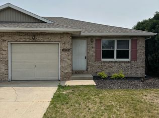 610 Spring Valley Dr #B, Middlebury, IN 46540