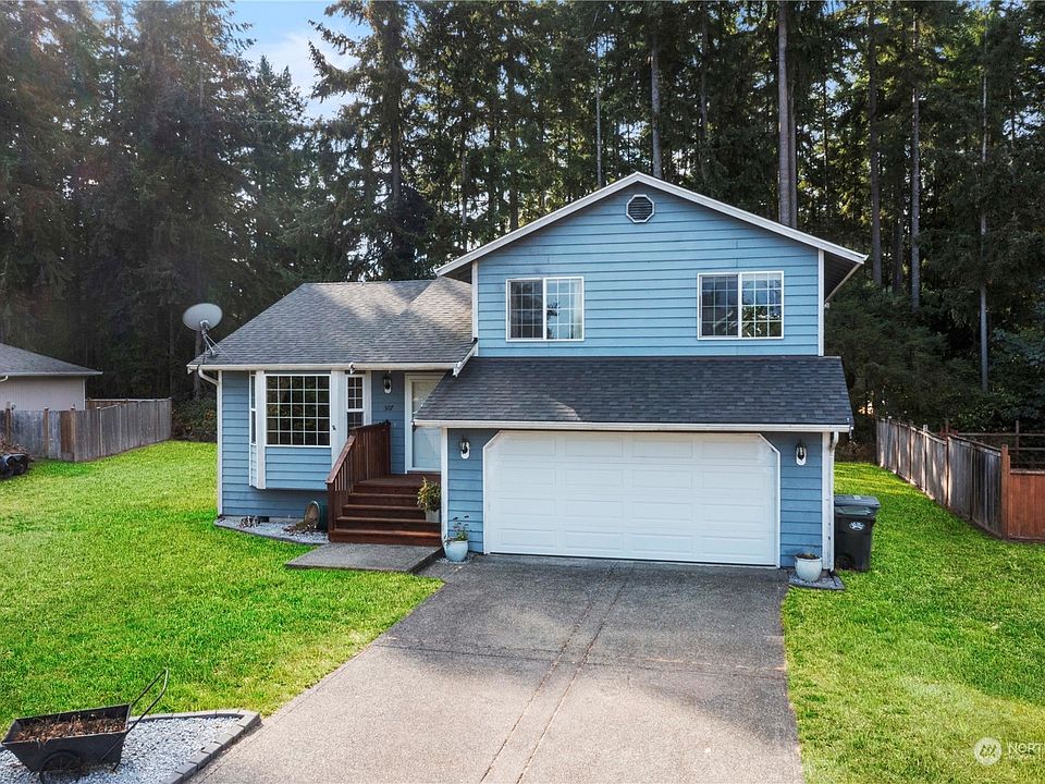 One owner home nestled off of a peaceful cul-de-sac in the wonderful Town of Eatonville.>