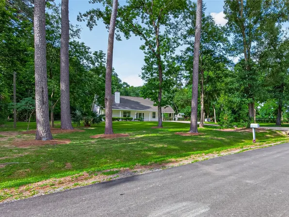 8626 Shadow Ln, Magnolia, TX 77354