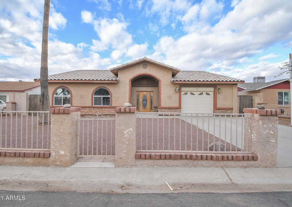 1st image of 924 W Calle Tuberia