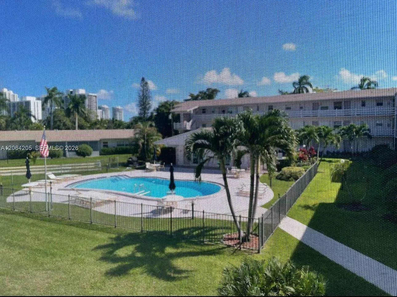 Golden Isles Condo Apts — Photo 1