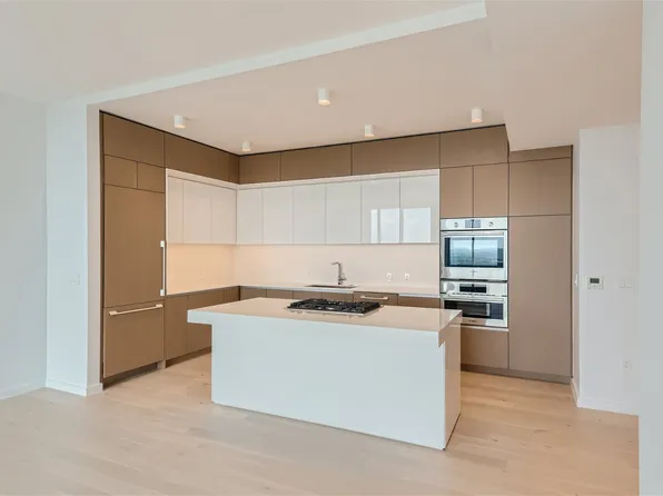 313 W 17th St #1904, Austin, TX 78701
