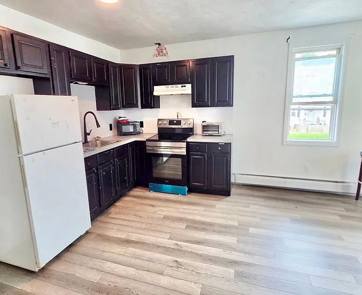 681 Providence St — Photo 5