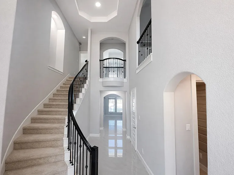 2406 Trocadero Ln — Photo 4