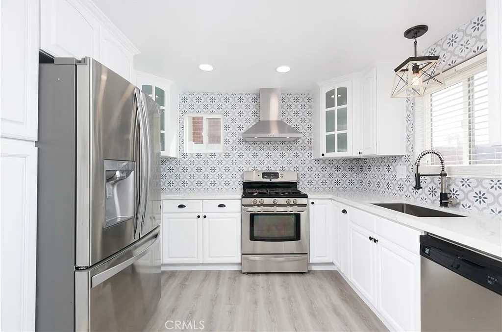 3 bed, 1232 sqft, $4,500 — Photo 2