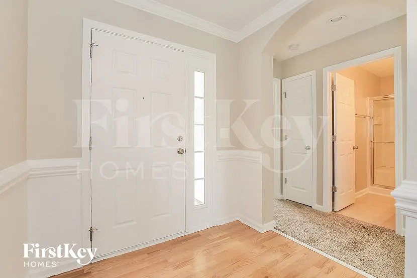 4 bed, 3.0 bath, 2288 sqft, $2,090 — Photo 3