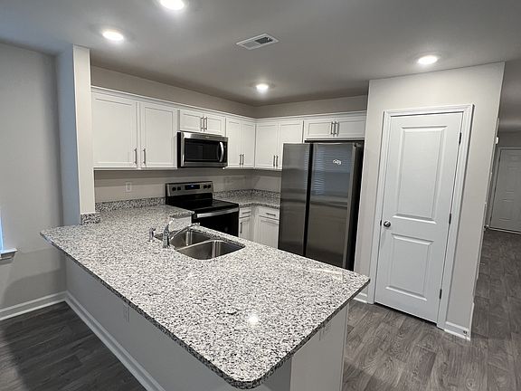 4th image of 3000 Alibird Ln