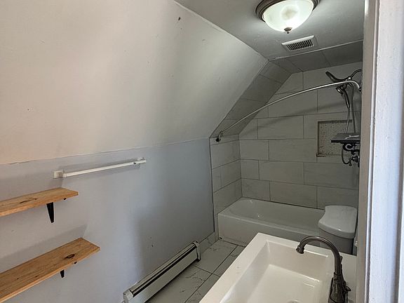2nd image of 95-97 Wentworth St #3