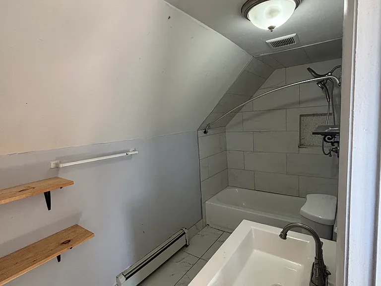 95-97 Wentworth St #3 — Photo 2