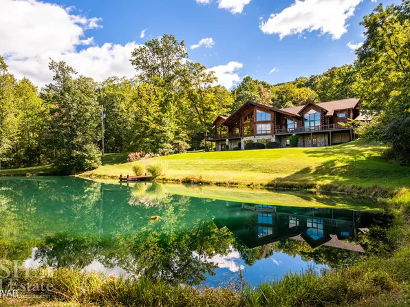 101 Old Cabin Rd, Mill Hall, PA 17751